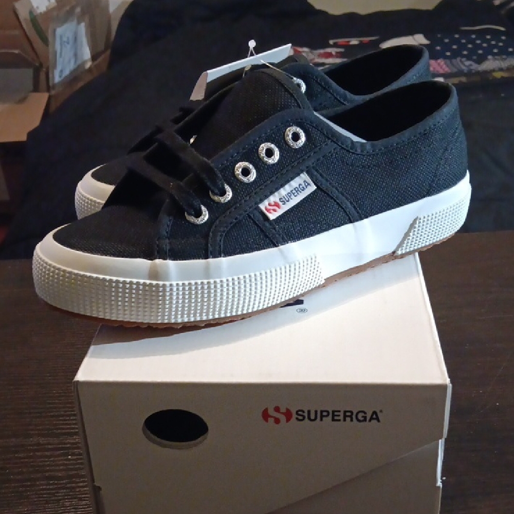 Superga 2750 Cotu Sneakers - Black and White Boys 4.5Y Girls 6 NWT BOX - Picture 2 of 8